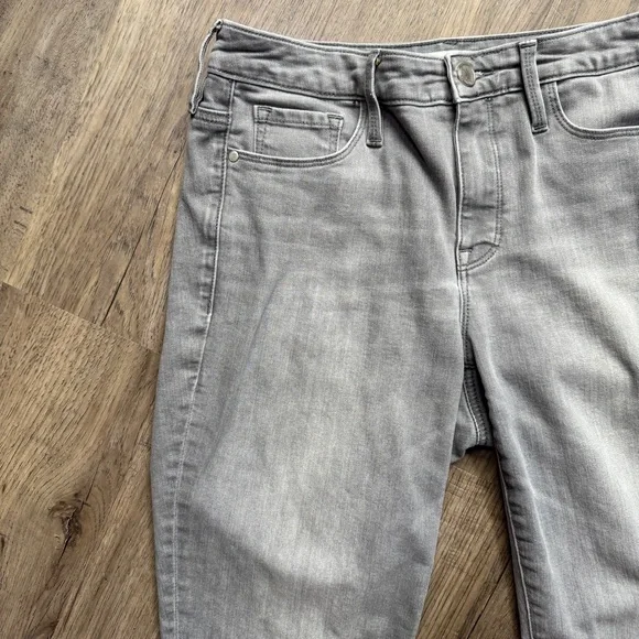 Athleta Light Gray Women's Skinny Jeans - Sculptek - Size 6 Tall - Picture 3 of 14